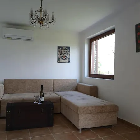 Nyugtatlak Holiday home Balatonalmadi